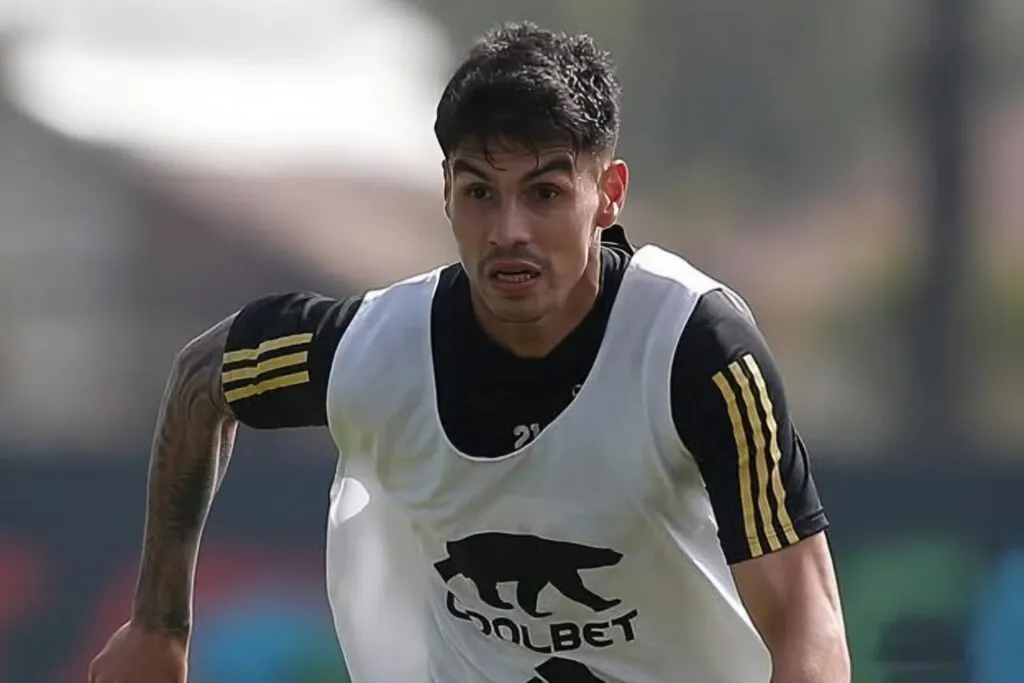 Primer plano a Erick Wiemberg en un entrenamiento de Colo-Colo.