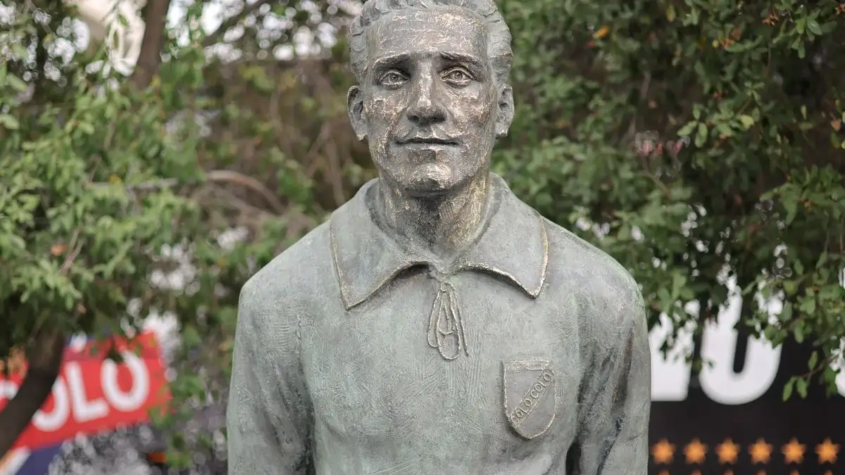 Estatua David Arellano.