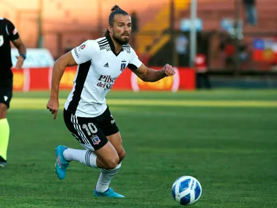¿Lo comparó con Paredes? Ex DT de Christian Santos reveló por qué el delantero fracasó en Colo-Colo
