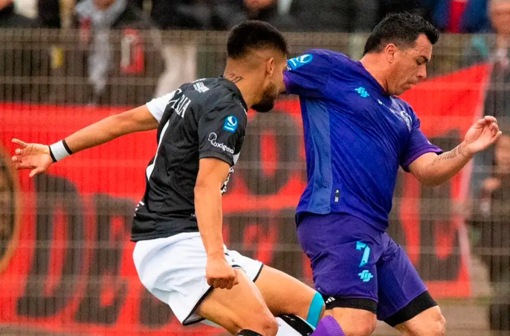 Esteban Paredes debutó en el SAU.