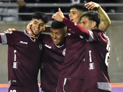 Fue figura con Colo-Colo Proyección, salió a préstamo y anotó su primer gol en el profesionalismo