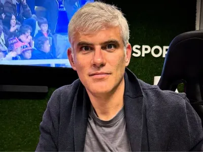 «Es apresurado»: Manuel De Tezanos cuestiona la continuidad de Jorge Almirón en Colo-Colo