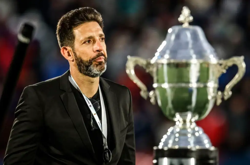 Jorge Bava se aleja de Colo-Colo.