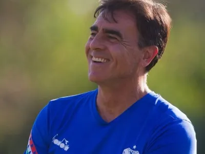 Líder invicto: Gustavo Quinteros brilla en Argentina tras sus buenos resultados con Vélez Sarsfield
