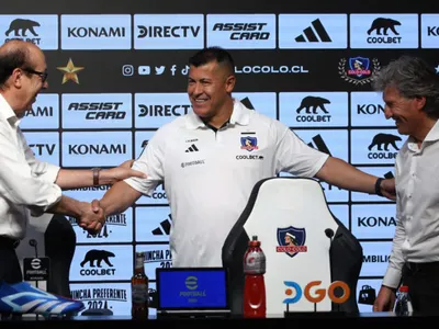 «Denle una oportunidad»: Hinchas albos piden a gritos al próximo entrenador de Colo-Colo
