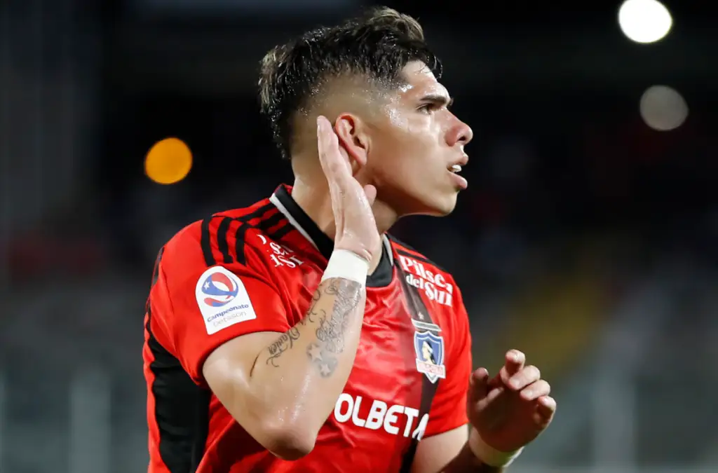 Carlos Palacios jugando por Colo-Colo