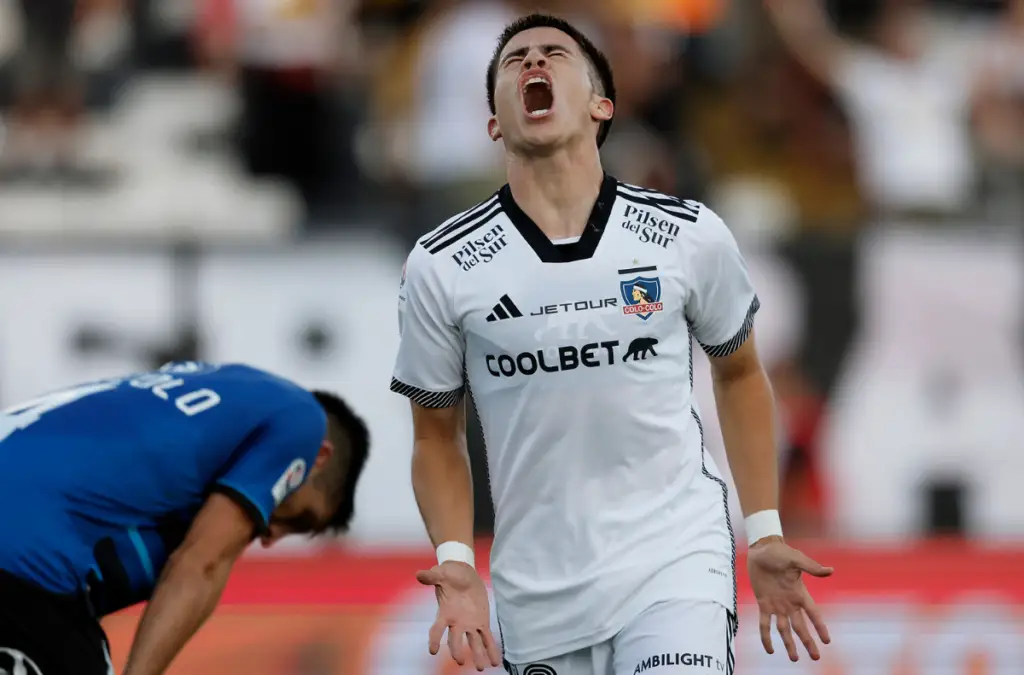 Moya llegó a fines del 2022 a Macul, donde nunca pudo afianzarse en el primer equipo.