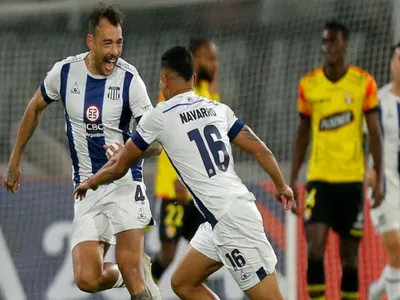 Uno menos para Almirón: Desde Argentina dan portazo a Colo-Colo por viejo anhelo