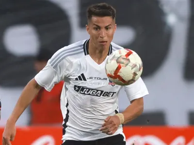 “Tiene condiciones”: Aprueban el nuevo rol de Jonathan Villagra como volante central en Colo-Colo
