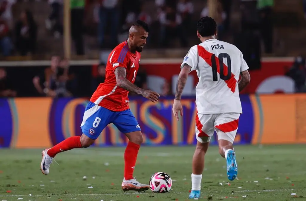 La Selección Chilena debe vencer a Venezuela para seguir en carrera.