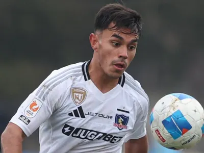 ¿No se mueve de Colo-Colo? Vicente Pizarro recibe duro portazo sobre su futuro profesional