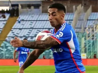 [VIDEO] «Es pecho»: Se revelaron lo audios del VAR sobre el penal que reclamó Colo-Colo en el Superclásico