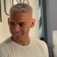 Joan Cruz cambia su look e hinchas de Colo-Colo lo revientan en redes sociales: «Jugador retirado»