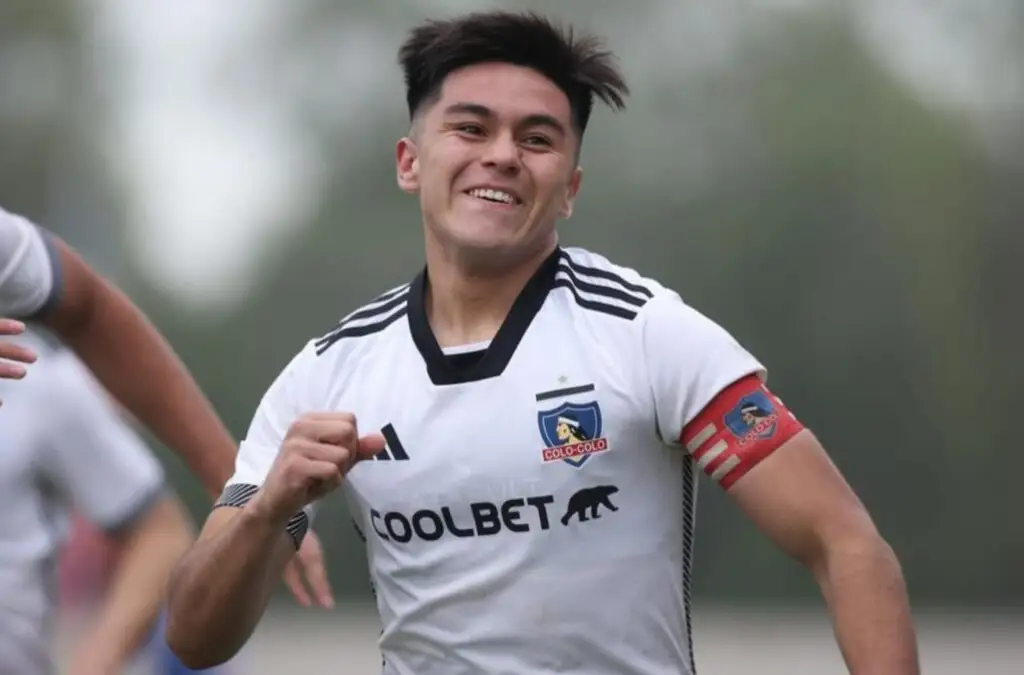 Bastián Silva dejó Colo-Colo en calidad de préstamo por todo el 2025.