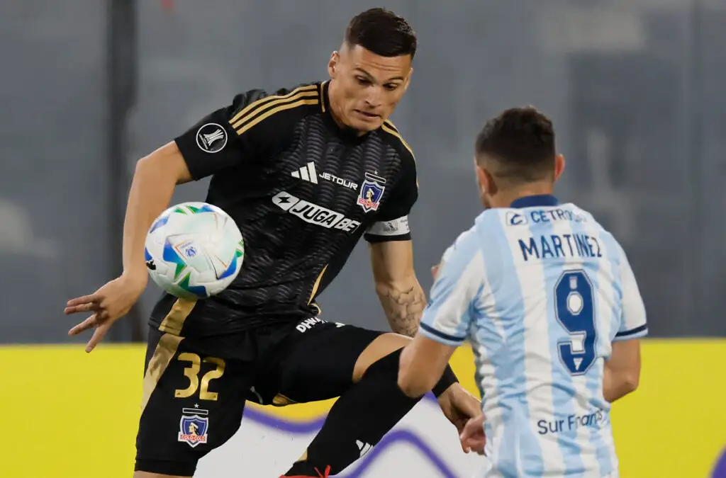 Maximiliano Falcón mandó su apoyo a Colo-Colo en el duelo ante Racing.