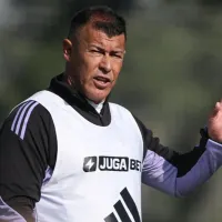 Tenso ambiente: Apuntan a los 3 jugadores de Colo-Colo que no tendrían buena relación con Jorge Almirón