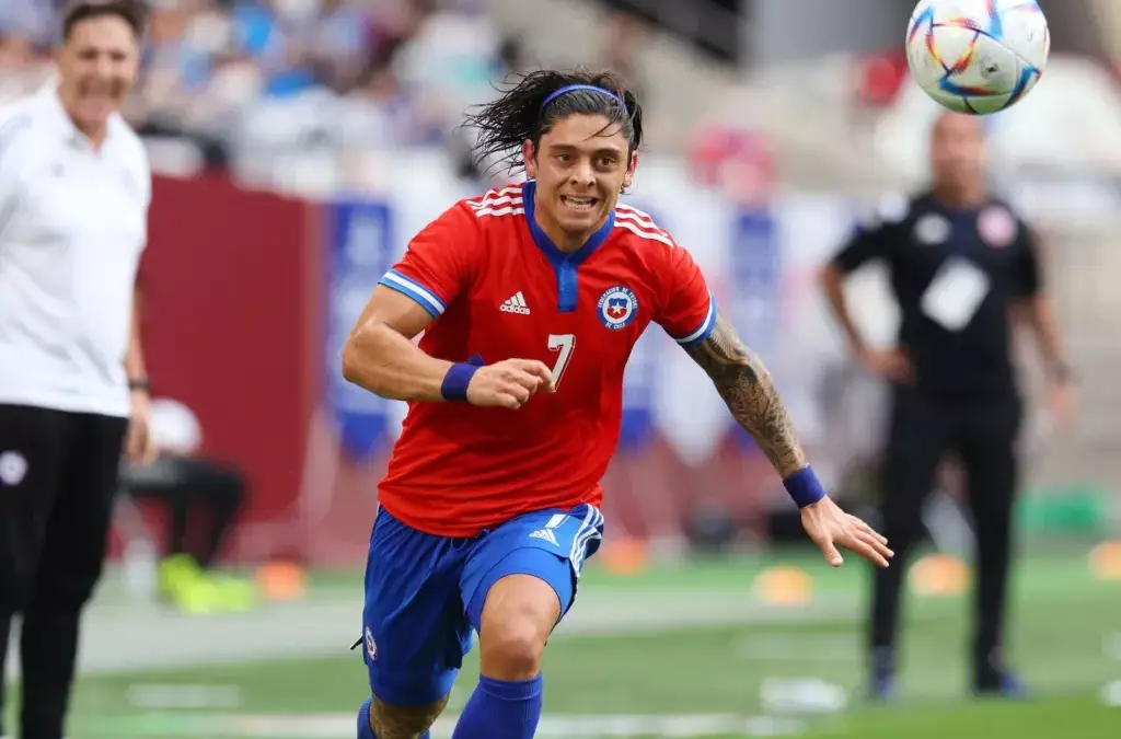 Joaquín Montecinos quiere volver a vestir la camiseta de la Selección Chilena.