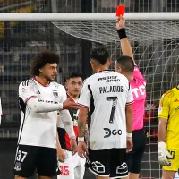 Hinchas de Colo-Colo liquidan a Diego Flores tras expulsar a Maximiliano Falcón: «Dos criterios para la misma jugada»