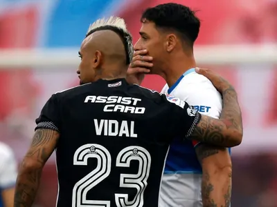 «Le van a quitar el trofeo»: Arturo Vidal lanza advertencia a Fernando Zampedri por Colo-Colo en 2025