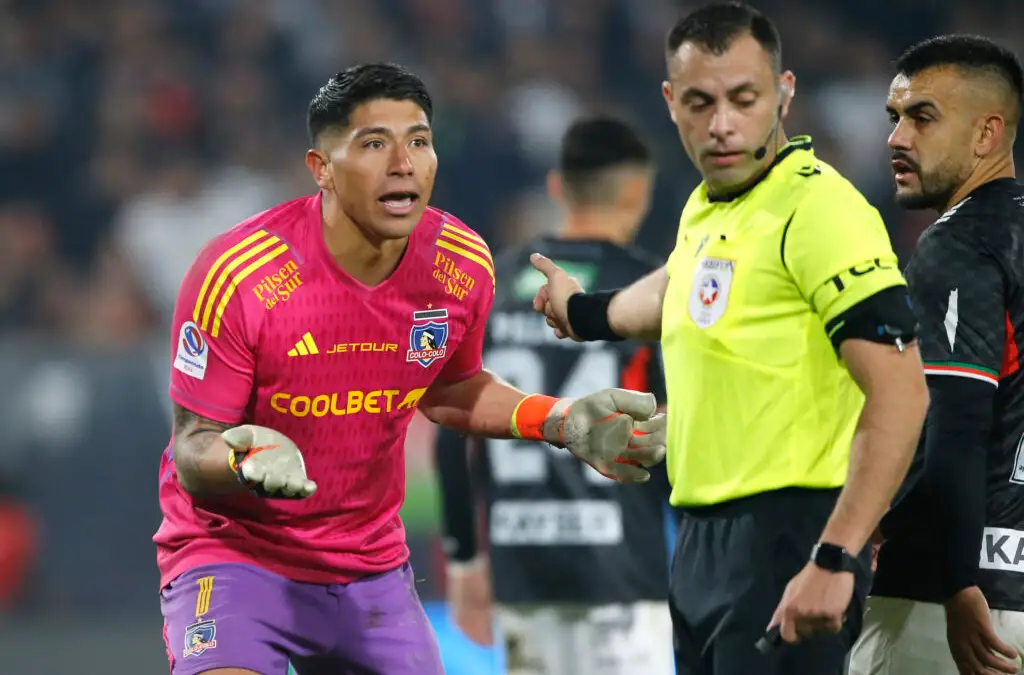 Brayan Cortés en el partido frente a Palestino.