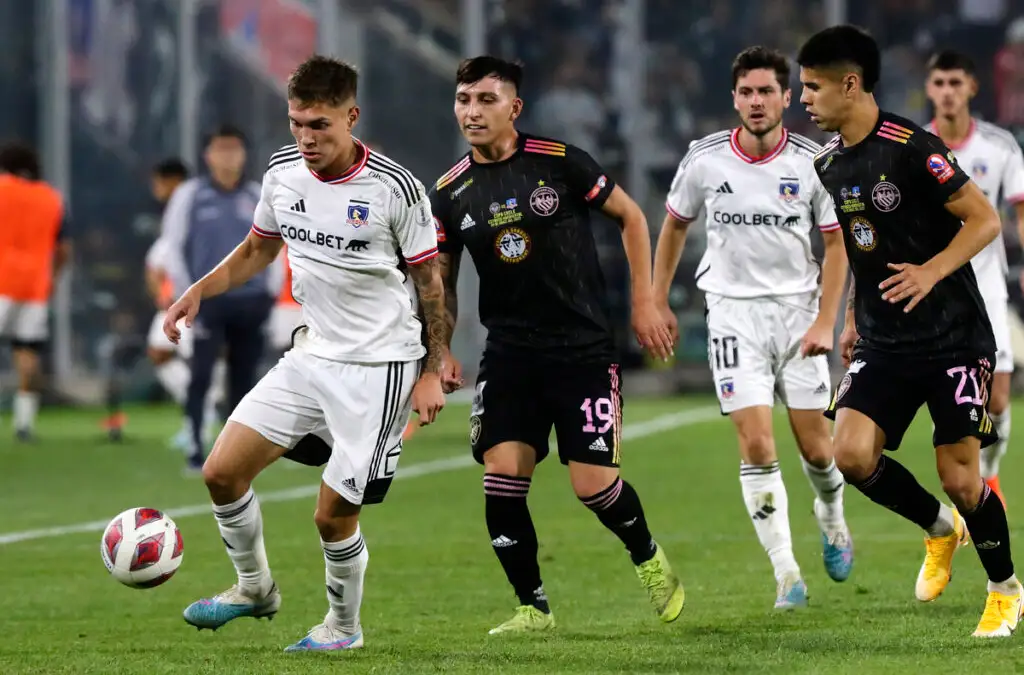 Gustavo Quinteros no quedó tan contento con la actuación de Colo-Colo ante Santiago City.