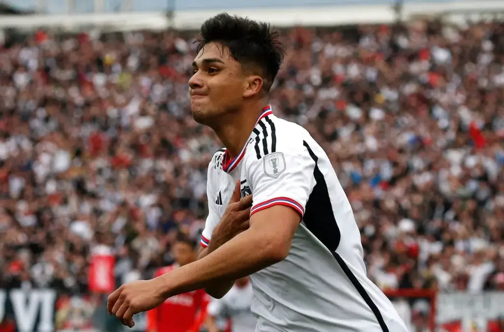 Damián Pizarro vivió una gran temporada 2023 en Colo-Colo que no ha podido repetir.