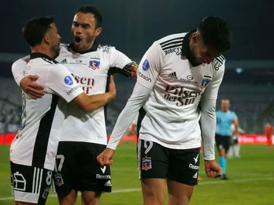 Prensa brasileña se rinde ante el poderío ofensivo de Colo-Colo y destacó a tres futbolistas