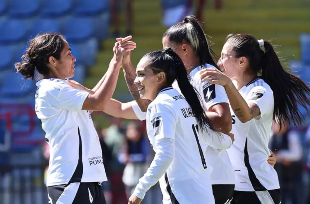 Colo-Colo goleó en su estreno en la Liga Femenina.