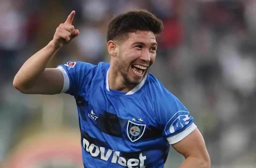 Felipe Loyola partió de Huachipato a Independiente.