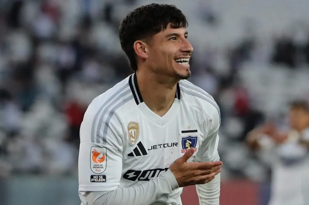 Alexander Oroz celebrando un gol con la camiseta de Colo-Colo en el Estadio Monumental. será suplente