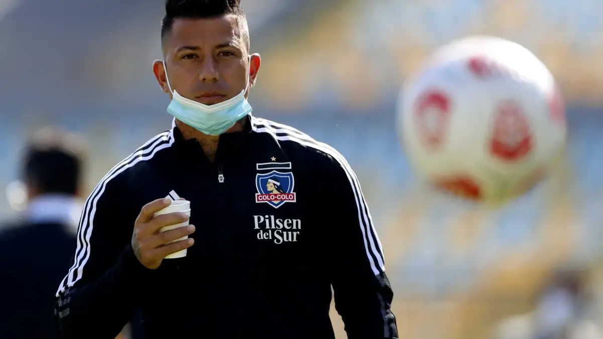Futbol, Everton vs Colo Colo. Fecha 4, campeonato Nacional 2021. El jugador de Colo Colo Leonardo Valencia es fotografiado durante el partido de primera division contra Everton disputado en el estadio Sausalito de Vina del Mar, Chile. 18/04/2021 Andres Pina/Photosport Football, Everton vs Colo Colo. 4th date, 2021 National Championship. Colo Colo’s player Leonardo Valencia is pictured during the first division match against Everton held at the Sausalito stadium in Vina del Mar, Chile. 18/04/2021 Andres Pina/Photosport
