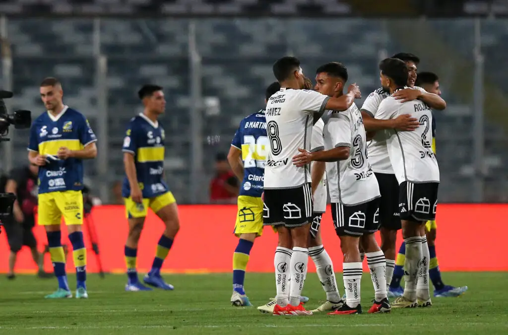 Colo-Colo visitará a Everton este domingo.