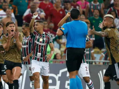 Amargos recuerdos para Colo-Colo y Almirón: Conmebol designó al árbitro para el choque ante Fluminense