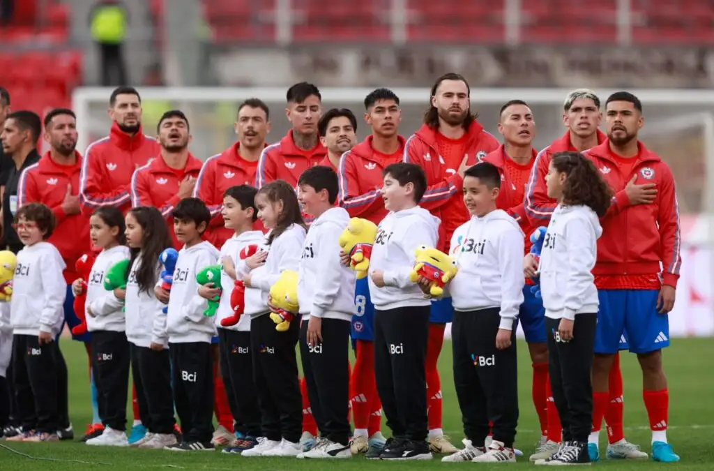 Formación de la Selección Chilena frente a Bolivia.