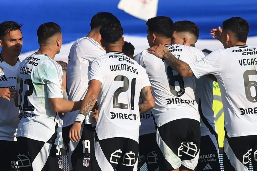 Jugadores de Colo-Colo en el duelo vs Universidad de Chile