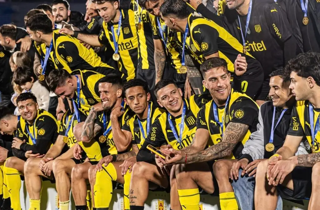 El actual campeón del fútbol uruguayo espera por Cortés para seguir avanzando en Copa Libertadores.