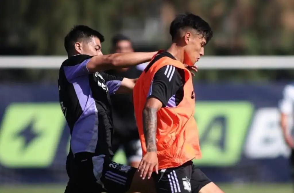 Sebastián Vega fue parte del entrenamiento de este jueves con Colo-Colo.