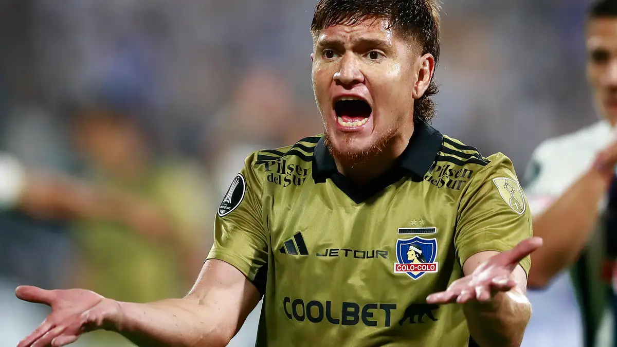 Leonardo Gil termina su contrato con Colo-Colo en diciembre de 2024.