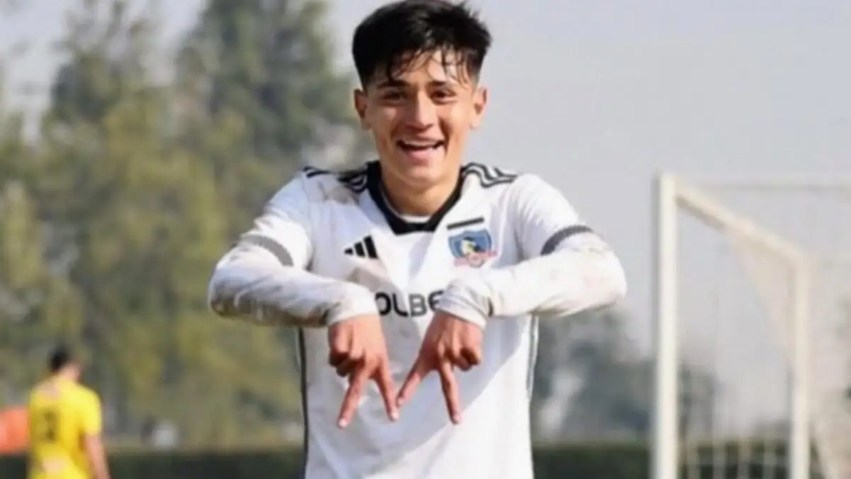 Sebastián Vega ha estado entrenando con el primer equipo de Colo-Colo.