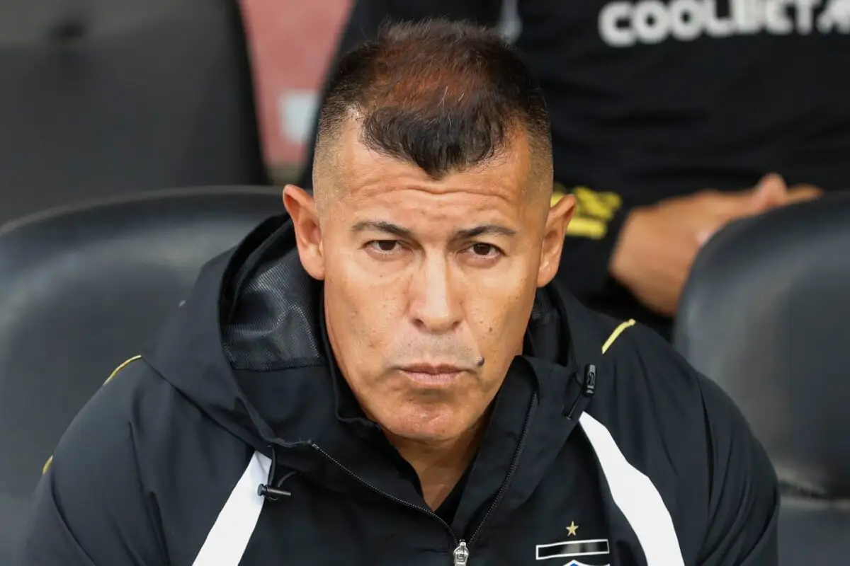 Jorge Almirón probó por primera vez en la semana una formación titular para buscar la estrella 34.