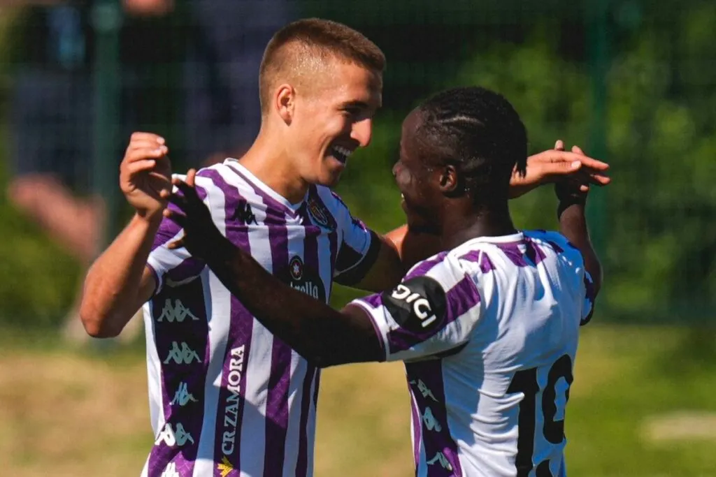 Jugadores del Real Valladolid festejando un gol.