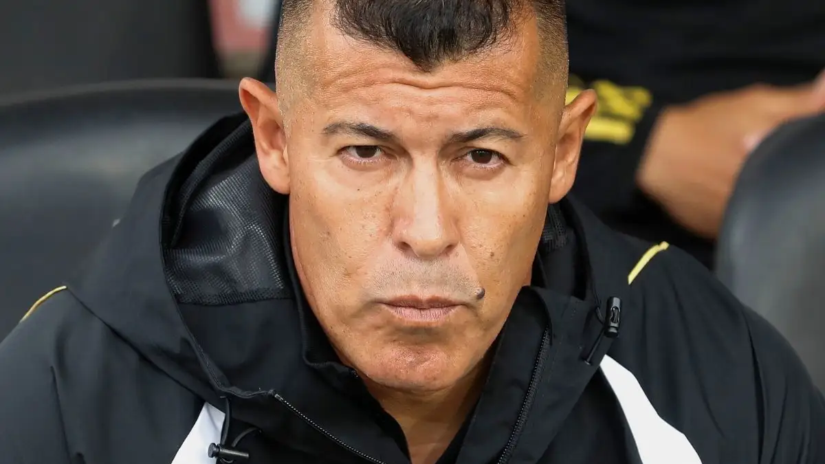 Jorge Almirón tendrá nueve bajas para disputar la Supercopa ante Huachipato.
