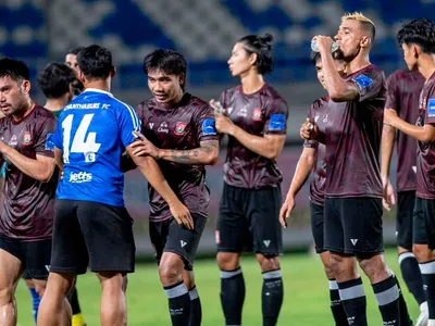 Nuevo camino: Era considerado como uno de los grandes proyectos de Colo-Colo y ahora fue presentado como estrella en Tailandia
