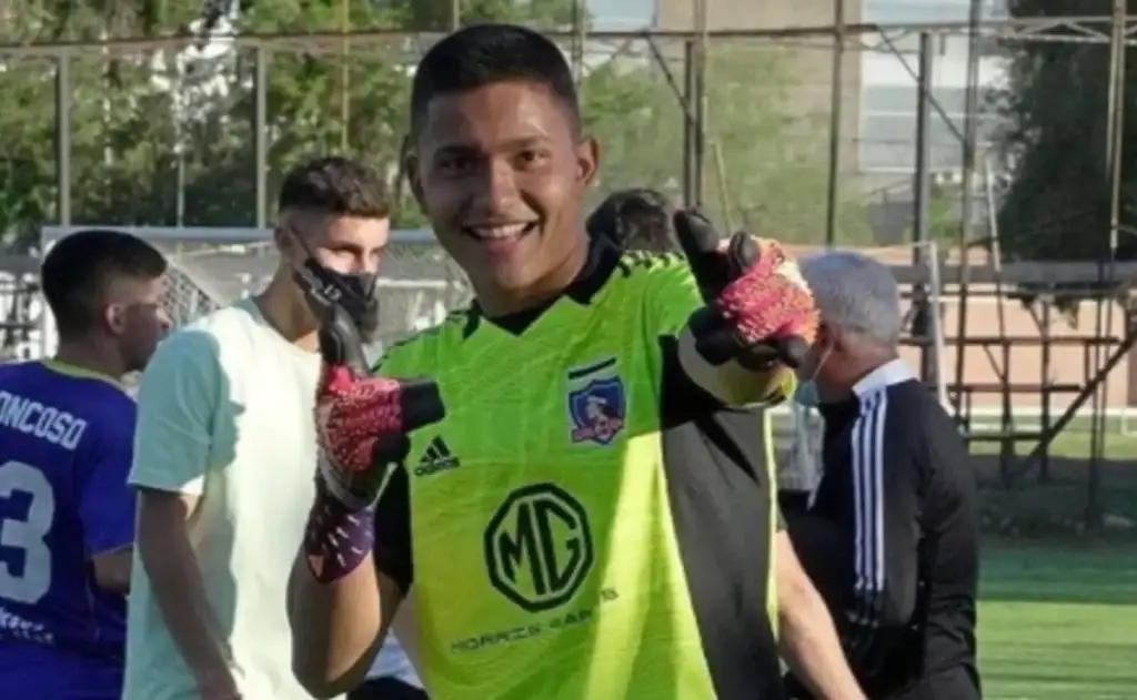 Eduardo Villanueva dejó atrás una dura lesión y ya entrena a la par de sus compañeros.