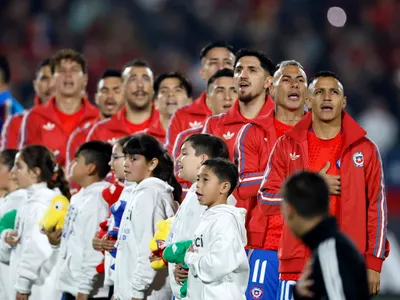 «Lo malo que es»: Jugador de La Roja se llena de críticas por su desempeño ante Paraguay