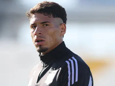 «Lo viene siguiendo»: Revelan al otro equipo brasileño que está tras los pasos de Alan Saldivia