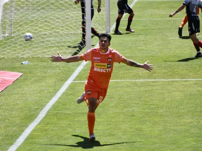 Delantero de Racing aparece en la órbita de Colo-Colo
