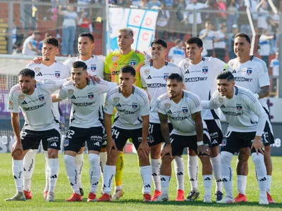 «Regalando 45 minutos»: Hinchas albos para nada contentos con este jugador en empate de Colo-Colo con la UC
