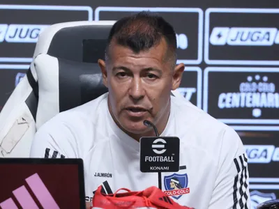 ¿Se queda? Revelan la razón por la que Jorge Almirón continúa como entrenador de Colo-Colo