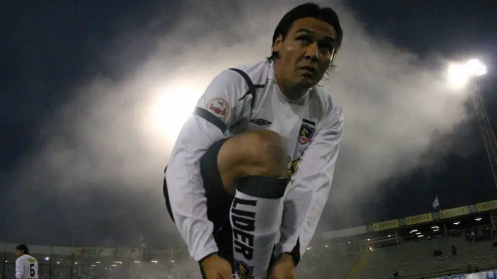 Celso Ayala, quien llegó con un gran cartel a Colo-Colo, no pudo destacar por sus constantes lesiones y sólo pudo estar seis meses en el club.